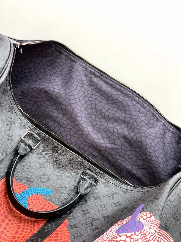 ルイヴィトンバッグ着用イメージ